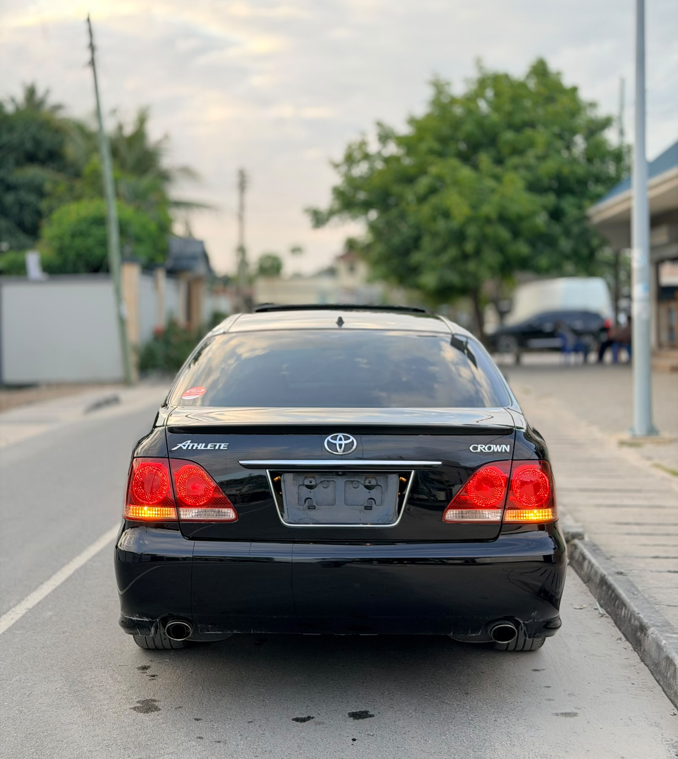 TOYOTA CROWN thumbnail 9